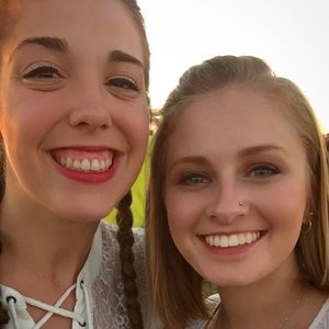 Meet your Posher, Abbie